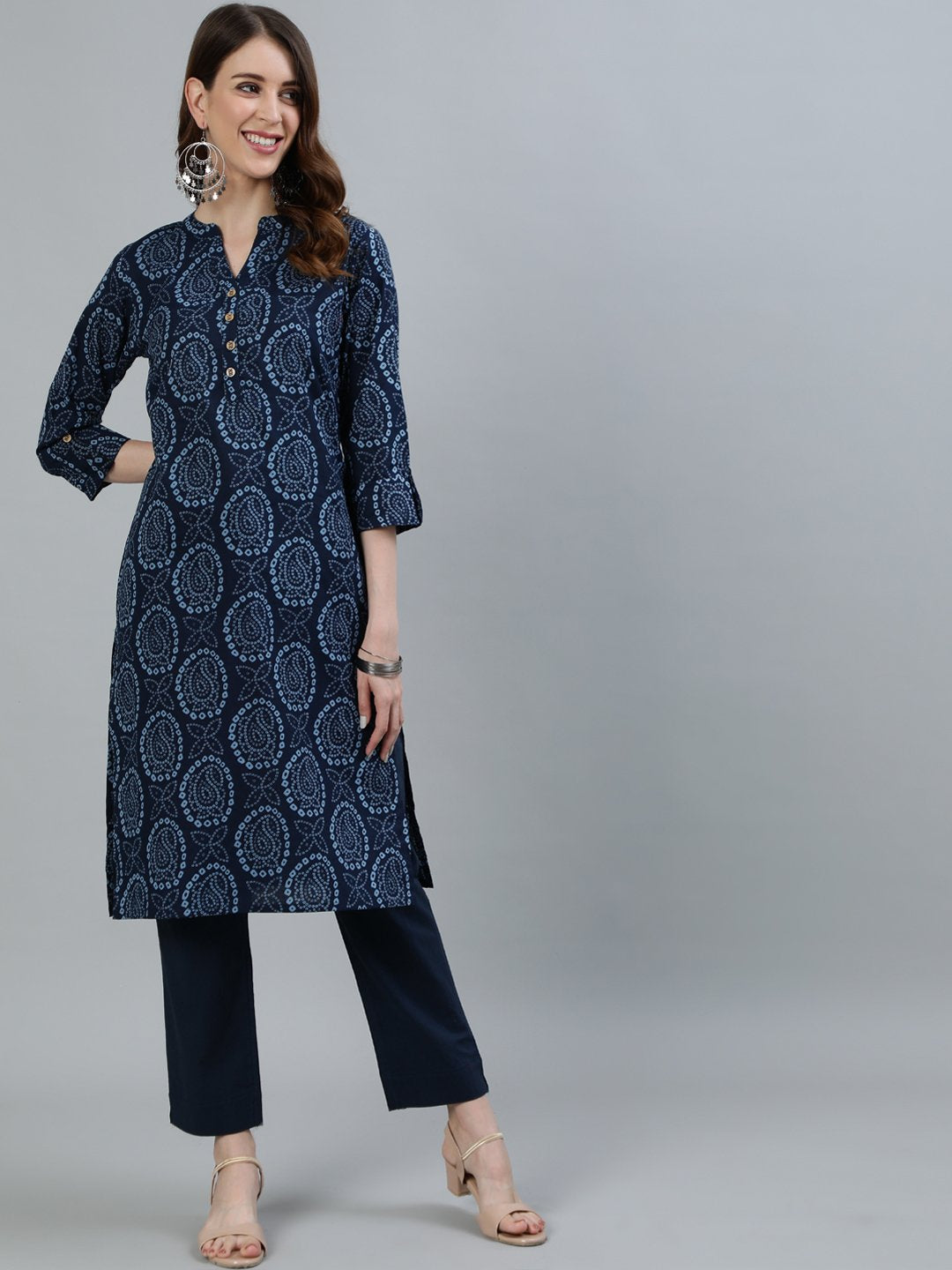 Ishin Women's Navy Blue Bandhani Printed Straight Kurta With Trouser