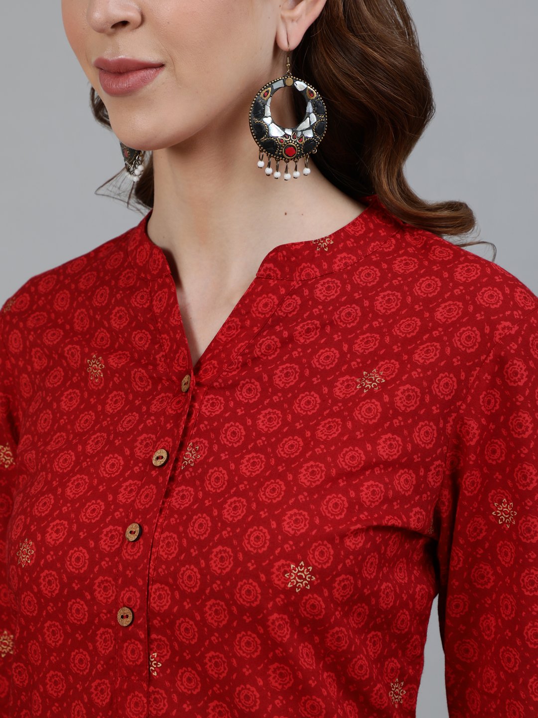 Ishin Women's Red Printed Straight Kurta With Trouser