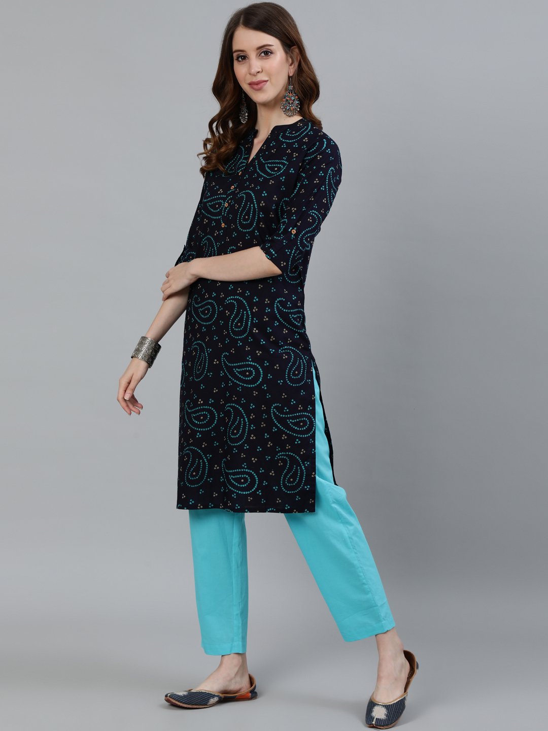 Ishin Women's Navy Blue Bandhani Printed Straight Kurta With Trouser