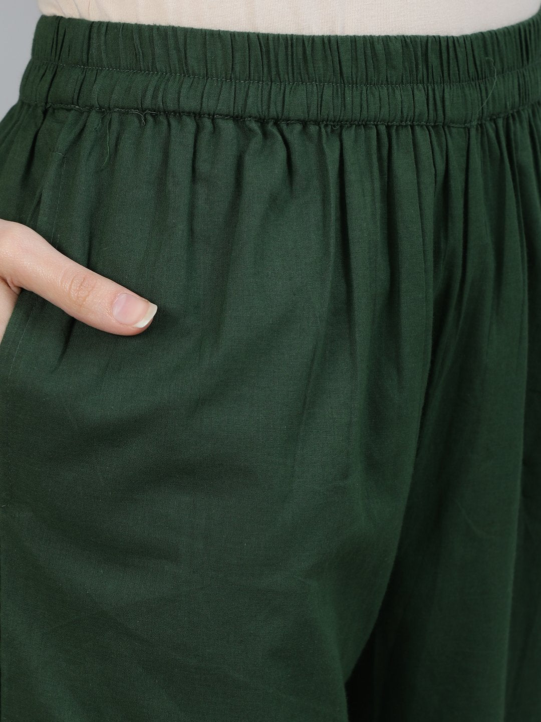 Ishin Women's Green Bandhani Printed Straight Kurta With Trouser