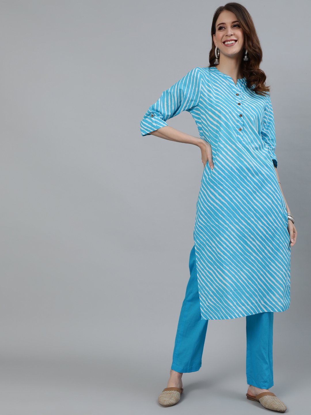Ishin Women's Blue Leheriya Straight Kurta With Trouser