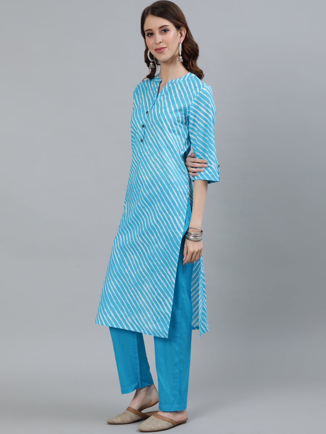 Ishin Women's Blue Leheriya Straight Kurta With Trouser