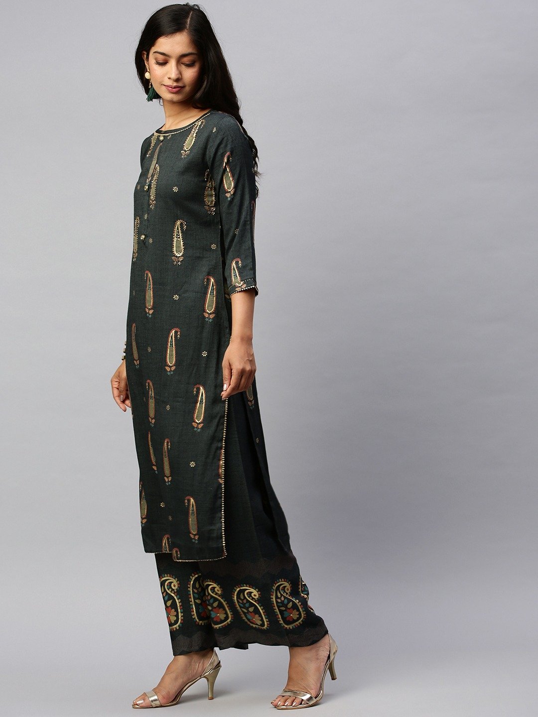 Ishin Women's Rayon Grey Foil Printed Straight Kurta Palazzo Set