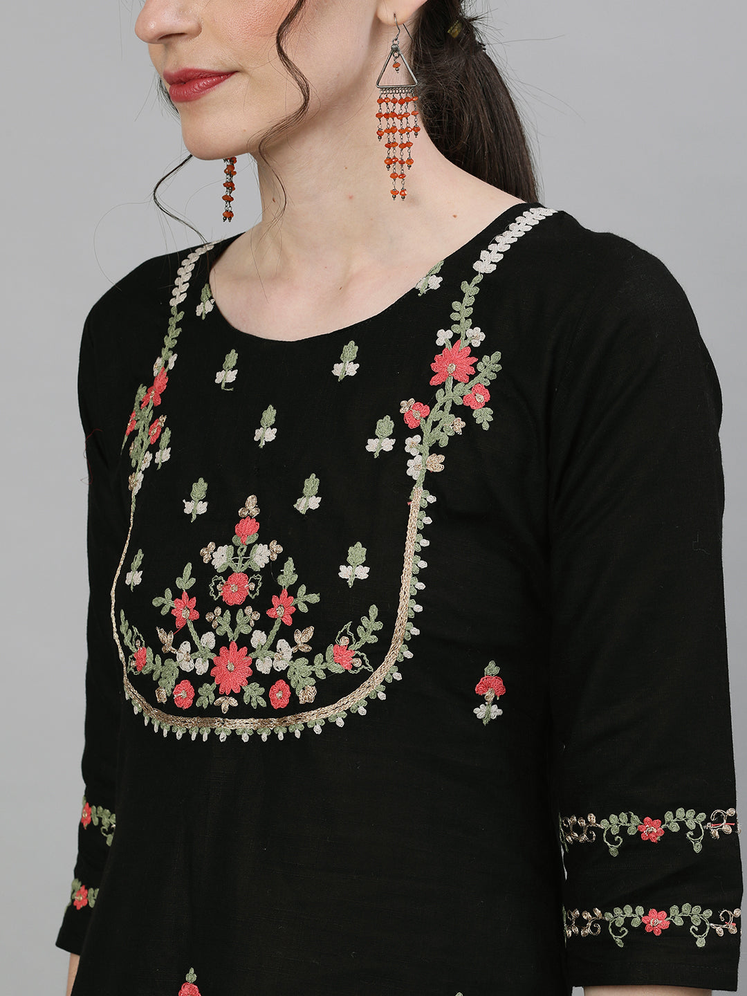 Ishin Women's Cotton Black Embroidered Straight Kurta