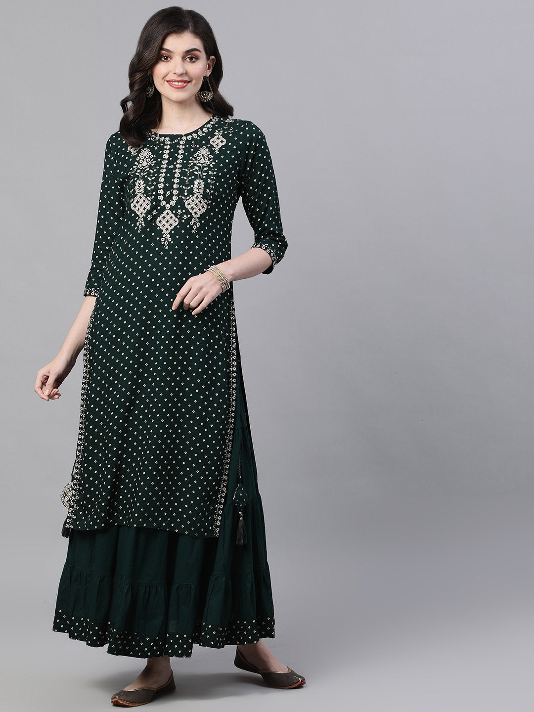 Ishin Women's Rayon Green Bandhani Print Embellished Straight Kurta Skirt Set