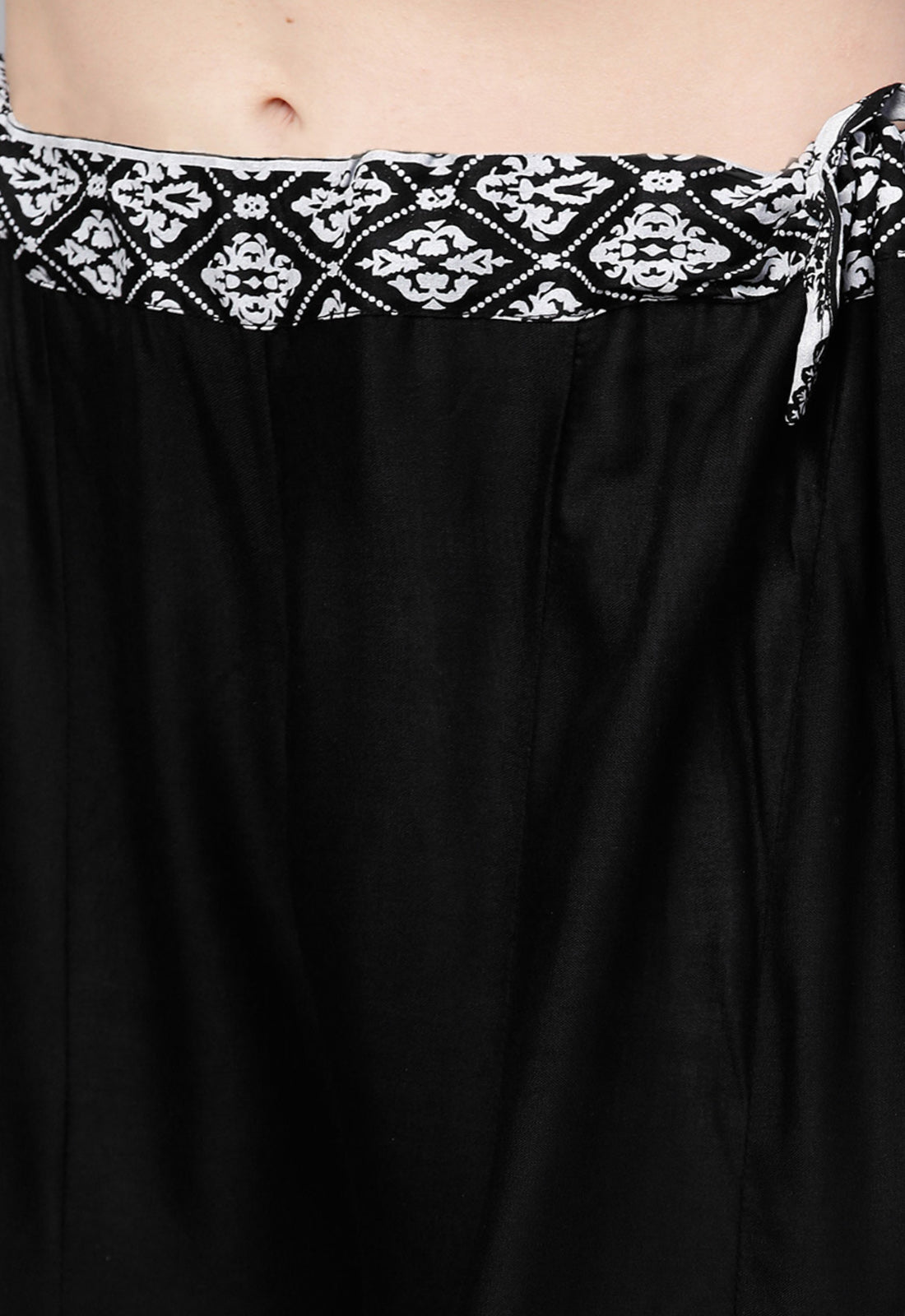 Ishin Women's Rayon Black Printed Palazzo With Lace